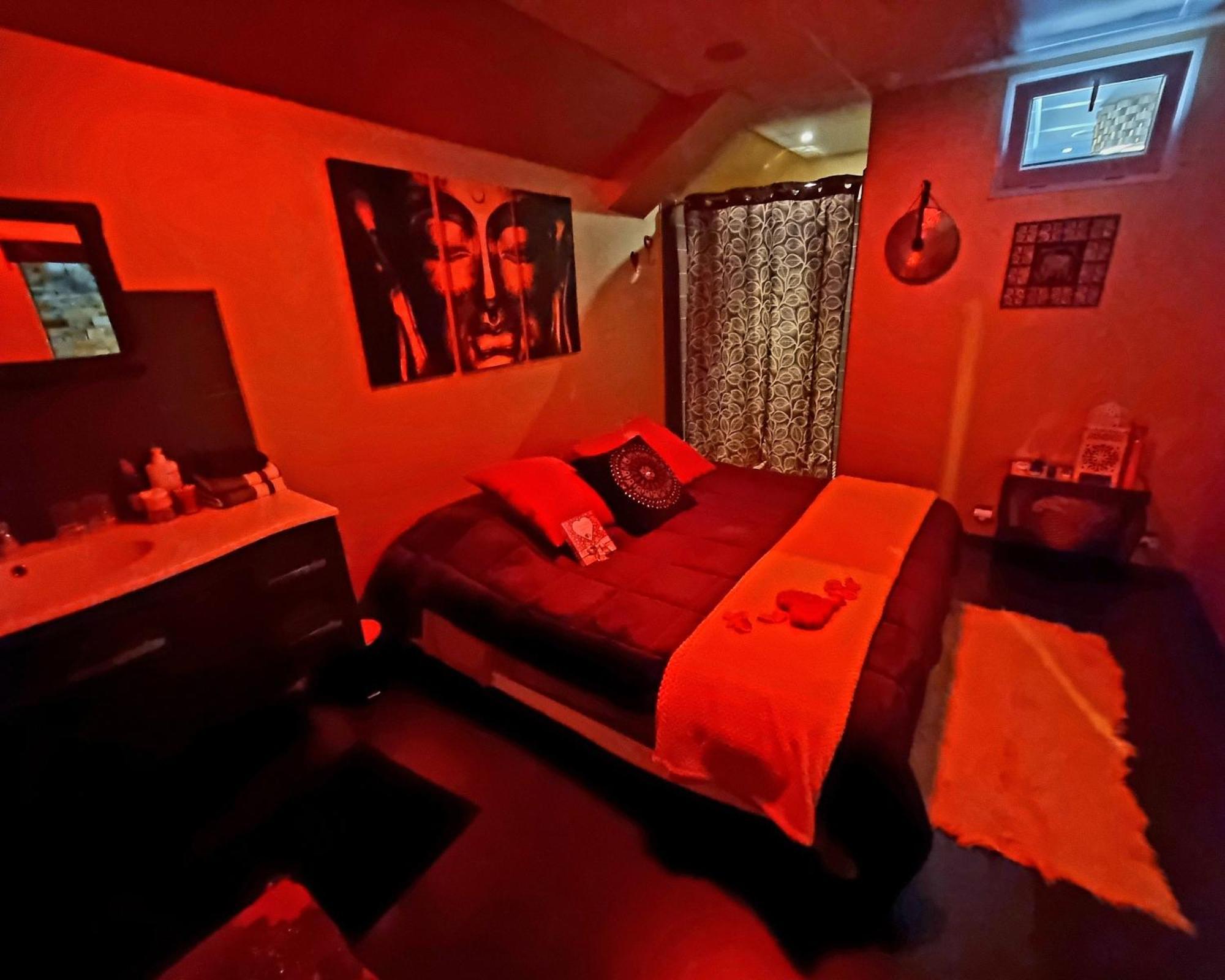 Love Room, Les Nuitees Secretes De Rouen Darnétal Buitenkant foto