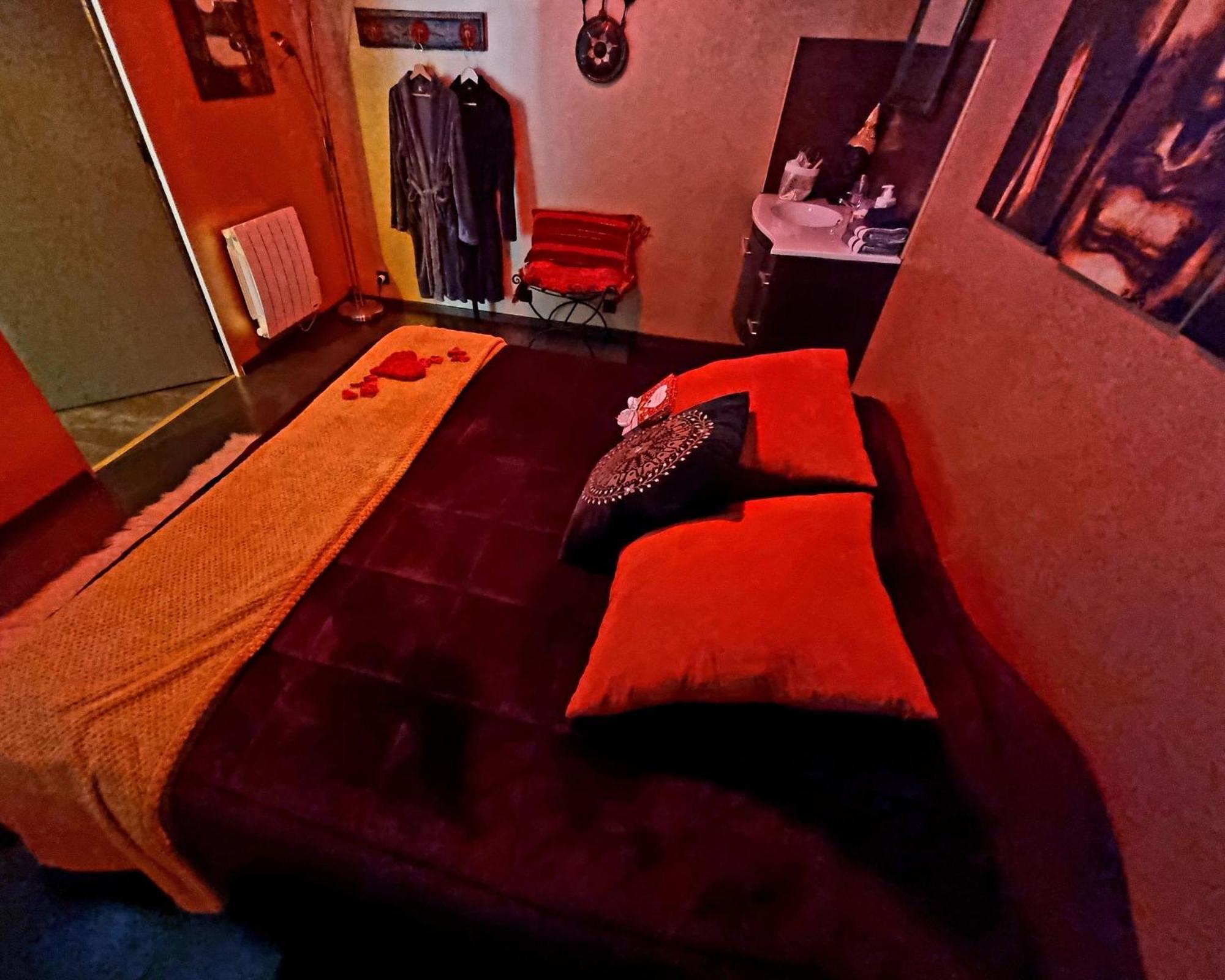 Love Room, Les Nuitees Secretes De Rouen Darnétal Buitenkant foto