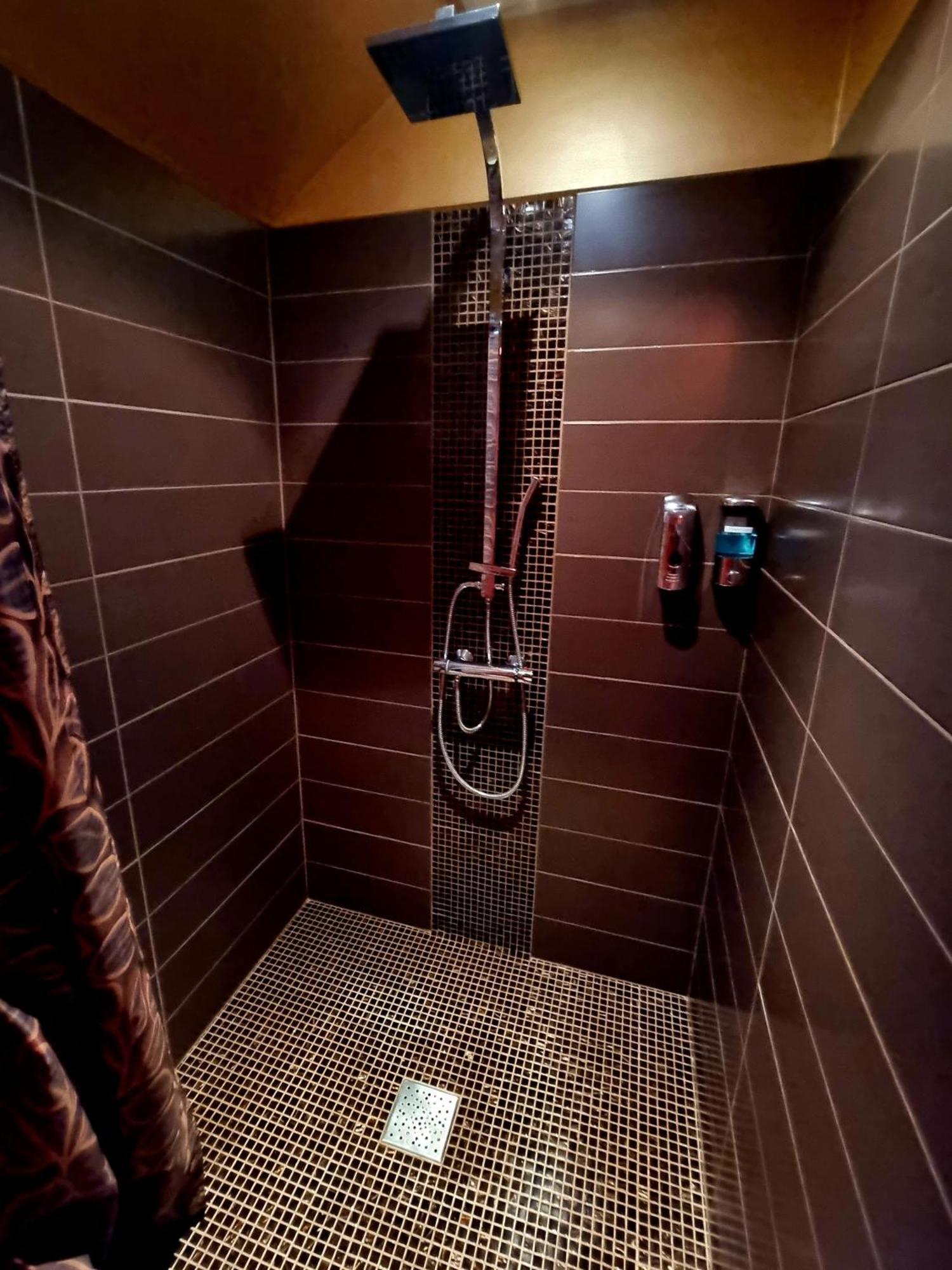 Love Room, Les Nuitees Secretes De Rouen Darnétal Buitenkant foto